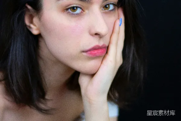 高清摄影 白上衣的女人