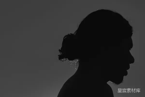 高清摄影 一个穿着者的黑影