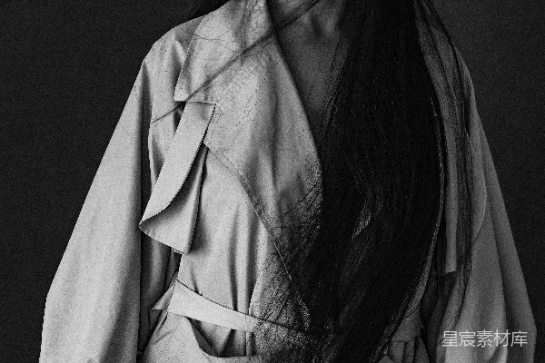 高清摄影 白袍女子的黑白摄影