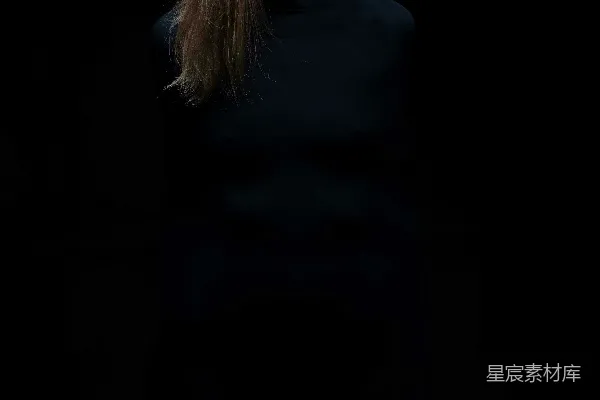 高清摄影 黑色女郎立领长袖衫