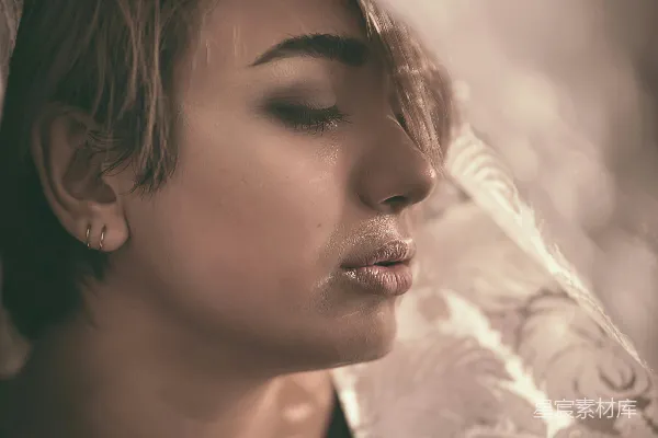 高清摄影 床上的女人