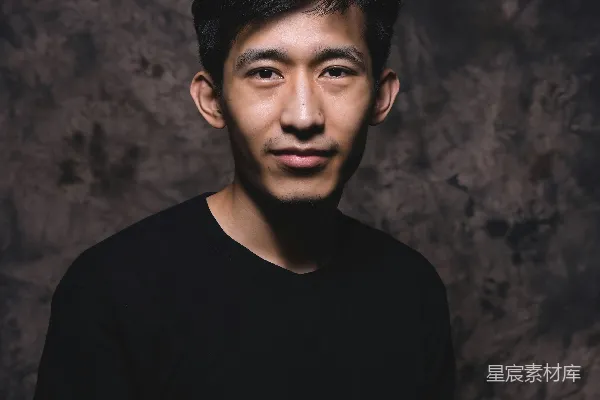 高清摄影 黑色长袖圆领T恤
