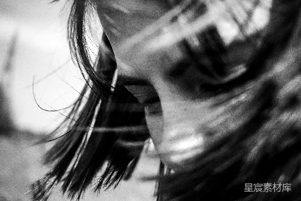 高清摄影 女人的面部灰度照片