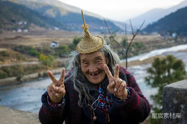 高清摄影 黑色长袖上衣搭配棕色草帽的女士