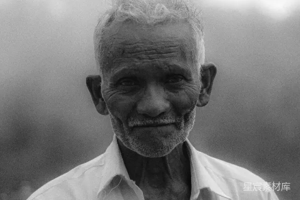 高清摄影 一头银发的男人