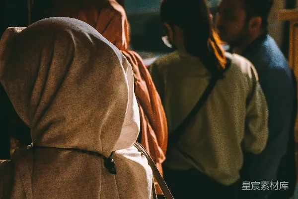 高清摄影 一群人并排站着