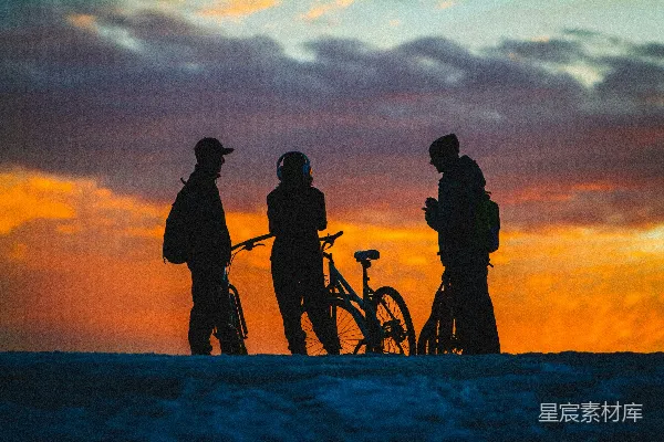 高清摄影 傍晚 dramatic 改为壮丽的 dramatic 改为壮丽的 dramatic 改为壮丽的壮丽的 sunset sky 改为夕阳的天空 夕阳的天空
