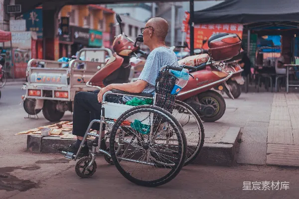高清摄影 坐在轮椅上的男人