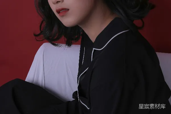 高清摄影 黑色白色长袖衬衫的女士