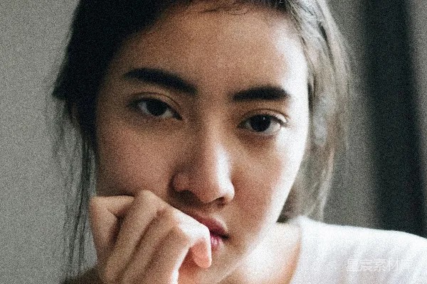 高清摄影 白tee衫女子肖像