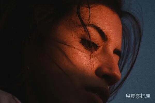 高清摄影 白衬衫女子，棕色眼睛