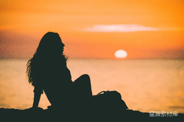 高清摄影 夕阳下女人的轮廓照片