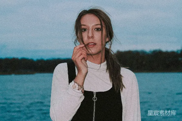 高清摄影 女人站在海边