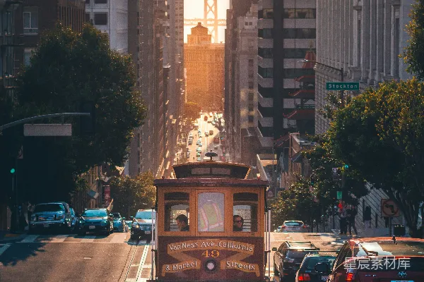 高清摄影 建筑物间的灰色缆车