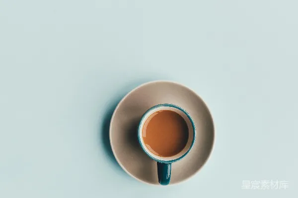 高清摄影 蓝瓷咖啡杯和白碟
