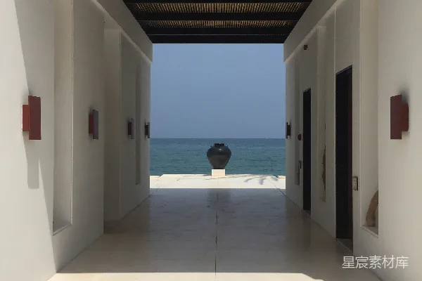 高清摄影 空荡荡的走廊通向海洋