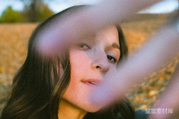 高清摄影 黑色女衣连帽衫