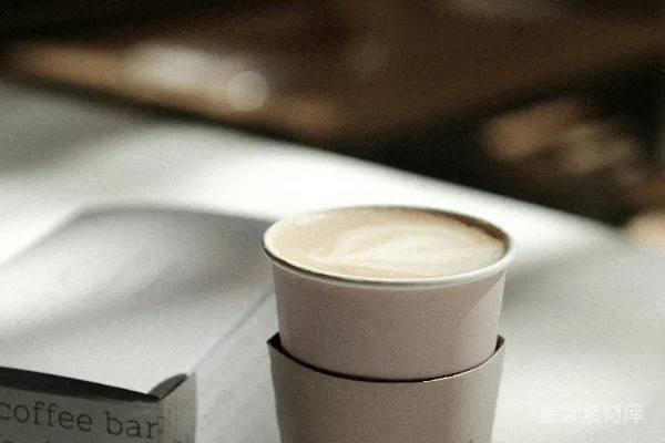 高清摄影 一只带盖的白瓷杯