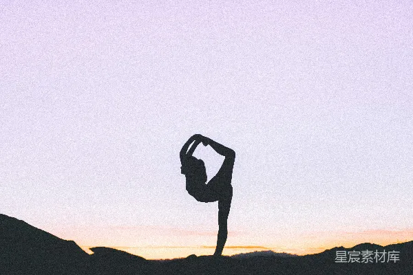 高清摄影 女人站著時只用著她的一條腿