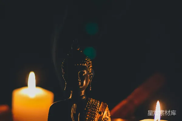 高清摄影 柱旁坐佛菩萨