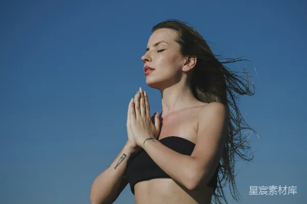 高清摄影 一个穿着衣物的女人