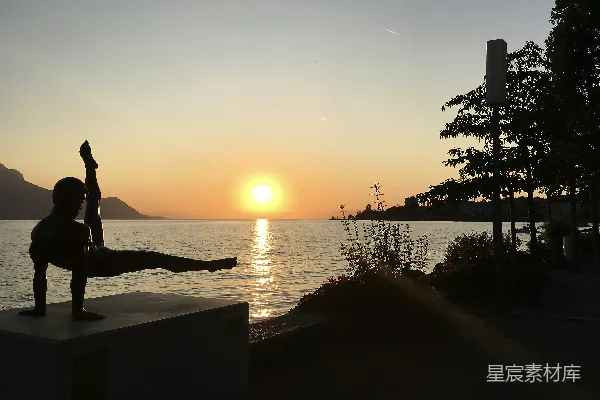 高清摄影 夕阳下的男子健身活动轮廓图景