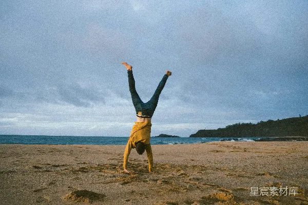 高清摄影 海边的人