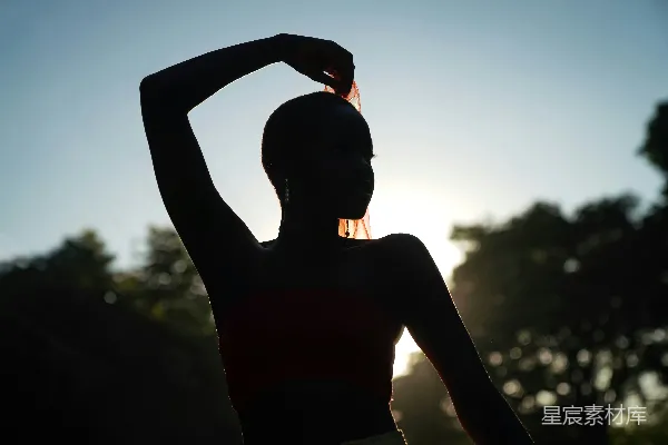 高清摄影 白天女人的轮廓