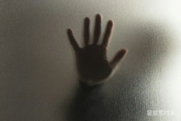 高清摄影 手放在玻璃上