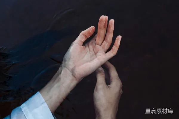高清摄影 白色长袖衬衫的男人