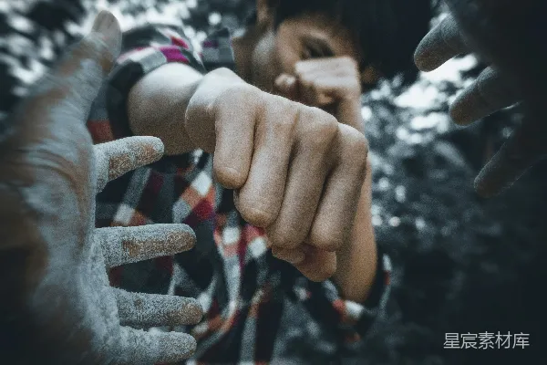 高清摄影 穿红黑格衬衫的男人