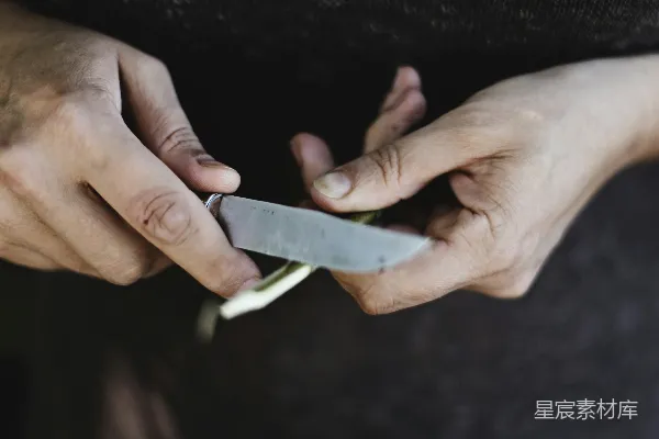 高清摄影 手持刀的人