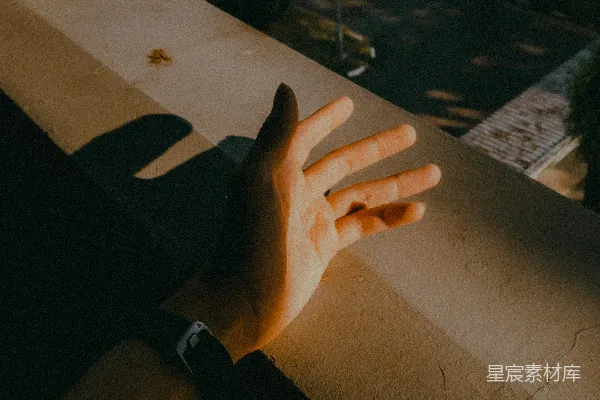 高清摄影 黑色长袖衬衫的人