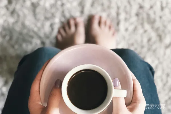 高清摄影 手持咖啡杯的人