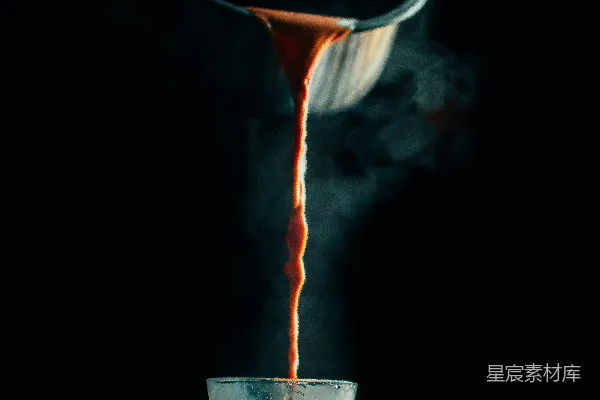 高清摄影 清空装有红色液体的酒杯