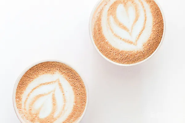 高清摄影 棕色和白色的心形卡布奇诺