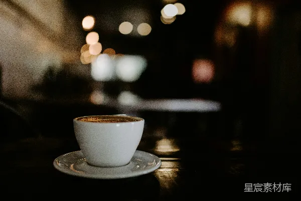 高清摄影 白瓷杯置于白瓷碟上