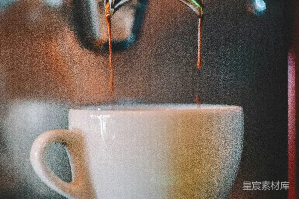 高清摄影 银勺白瓷杯