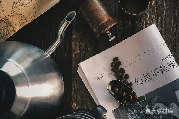 高清摄影 桌上银制茶壶及杯一组