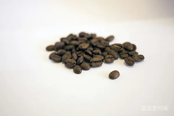 高清摄影 白底上的咖啡豆