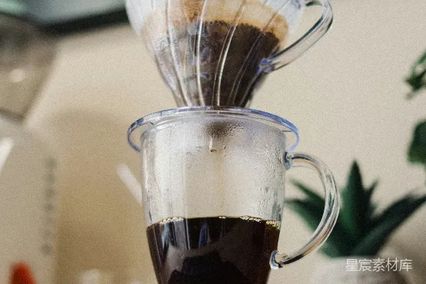 高清摄影 一杯液体