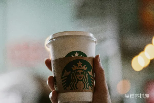 高清摄影 一只手拿着咖啡杯