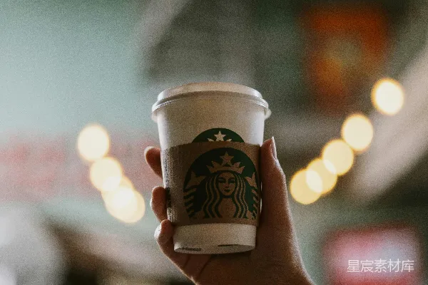 高清摄影 一个手拿着咖啡杯