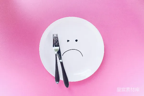 高清摄影 银 fork 和 针 刀 在 盘子 上