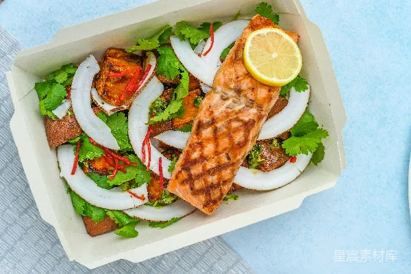 高清摄影 烤 salmon 蔬菜沙拉