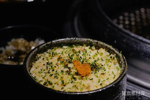 高清摄影 一碗鸡肉比萨的照片