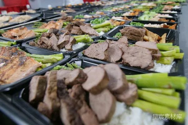 高清摄影 一桌摆满了各种类型的美食