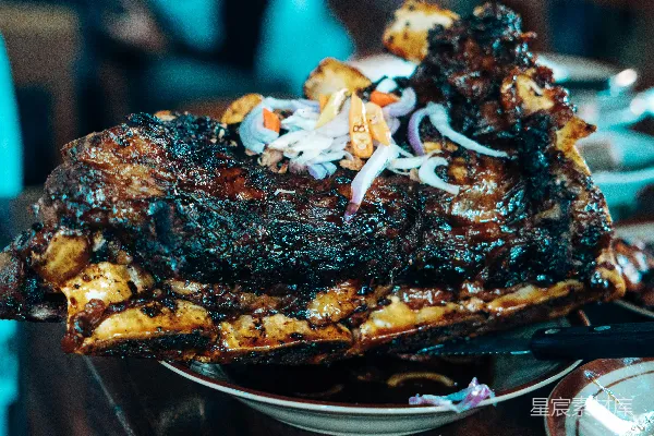 高清摄影 餐盘上桌的一张特写镜头