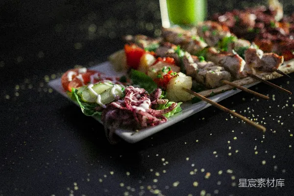 高清摄影 一张桌子上餐具的特写镜头