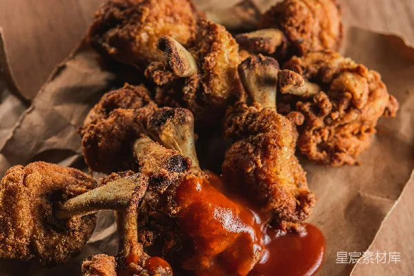 高清摄影 酥脆炸鸡翅配蘸 sauce